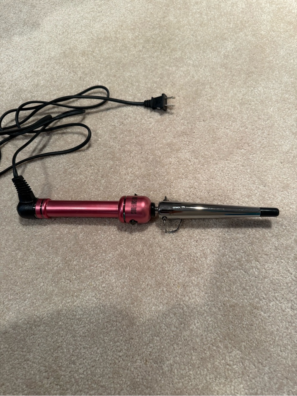 Hot tools Pink Professional Curling Wand with titanium Barrel